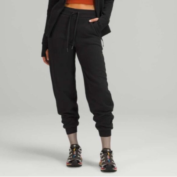 lululemon athletica Pants - lululemon athletica Scuba Relaxed High-Rise Jogger Size 4 Cotton Terry